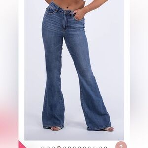 Judy blue jeans size tall XS. Medium wash little flare.